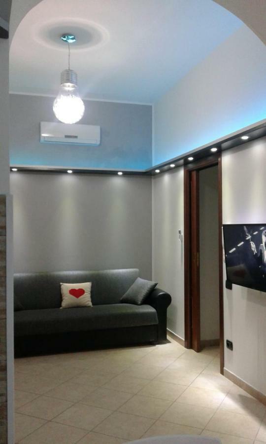 Frank House Apartment Каляри Екстериор снимка