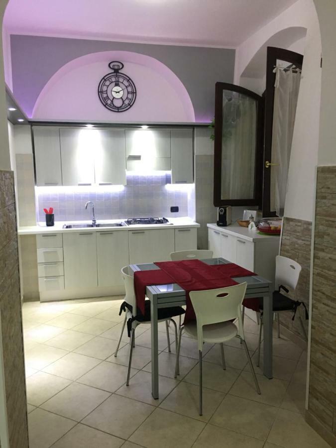 Frank House Apartment Каляри Екстериор снимка