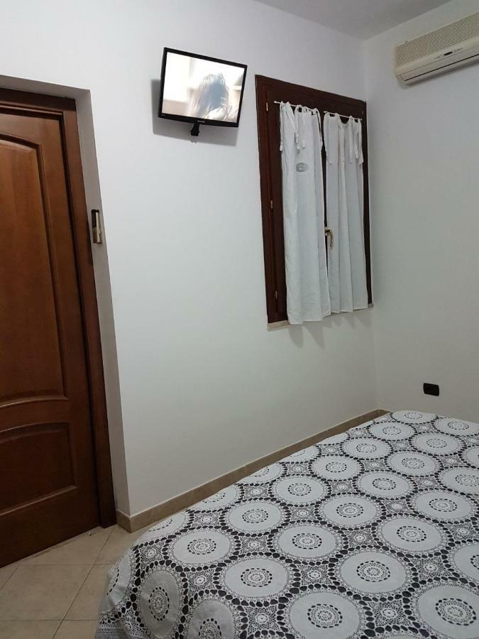 Frank House Apartment Каляри Екстериор снимка